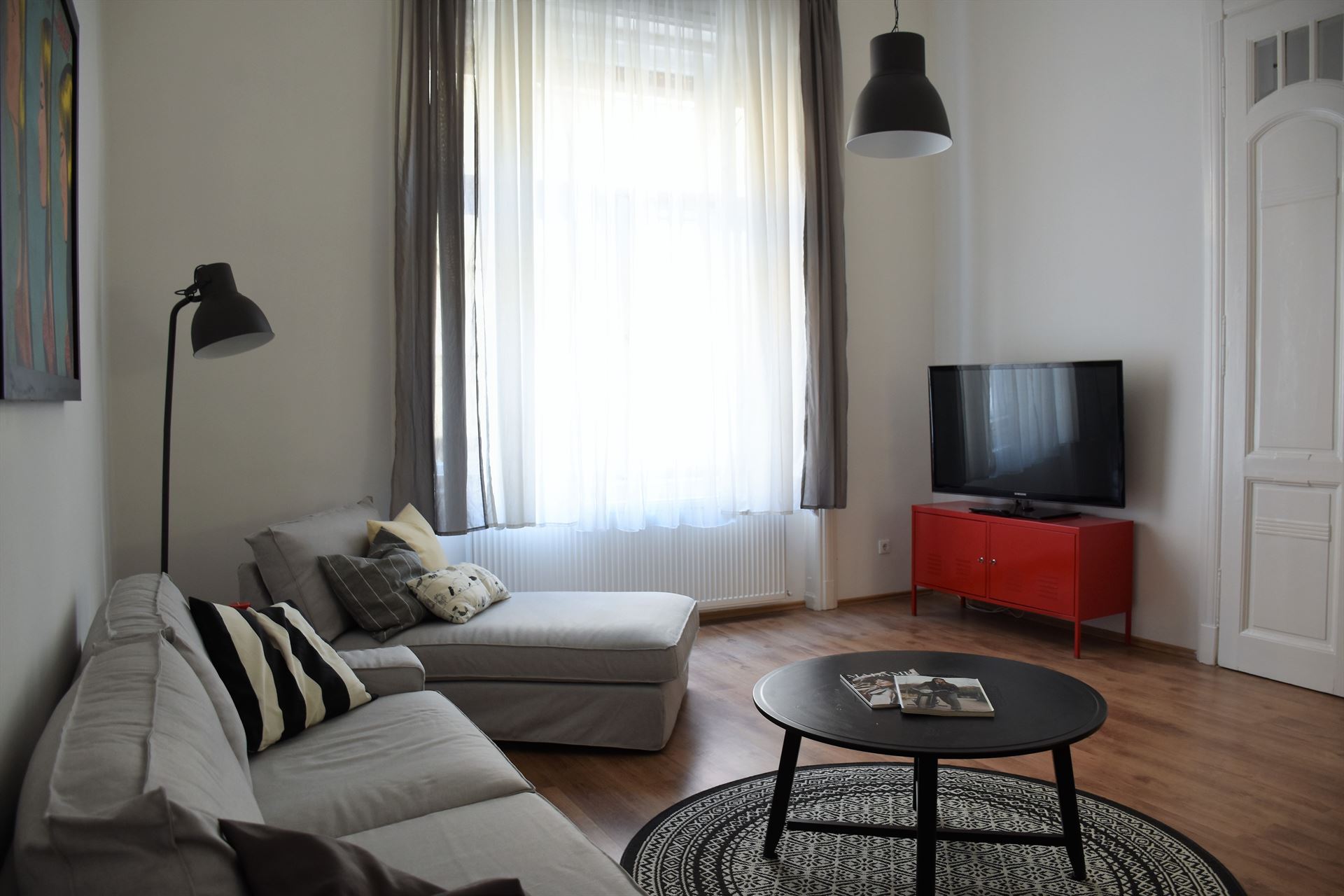 budapest-long-term-rental-apartment-flat-downtown-budapest-apartment-for-rent-district-619