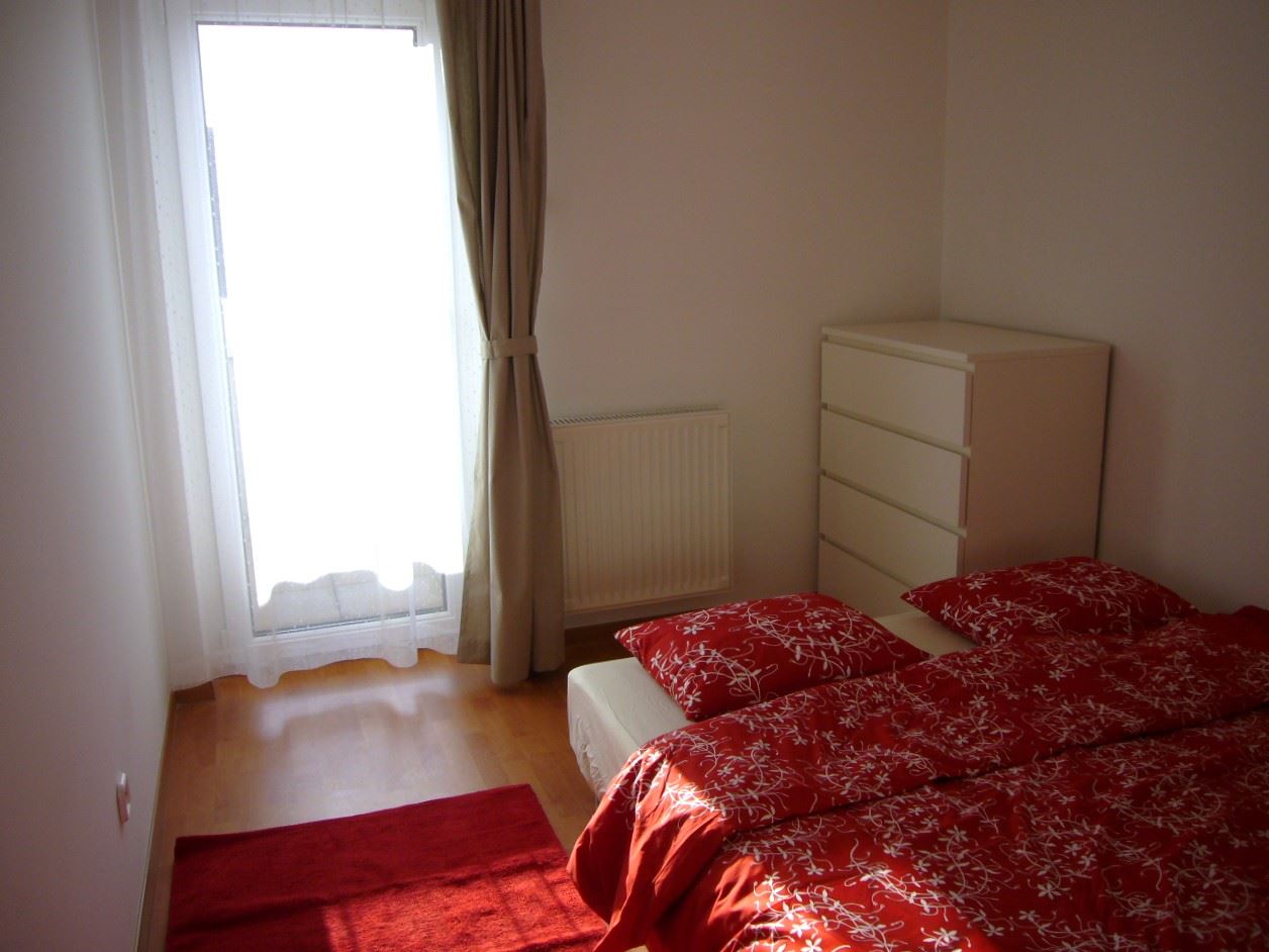 budapest-property-rental-downtown-cheap-budget-studentrental-near-vet-university-szent-istvn-top-floor-apartment-for-rent-with-terrace-balcony5