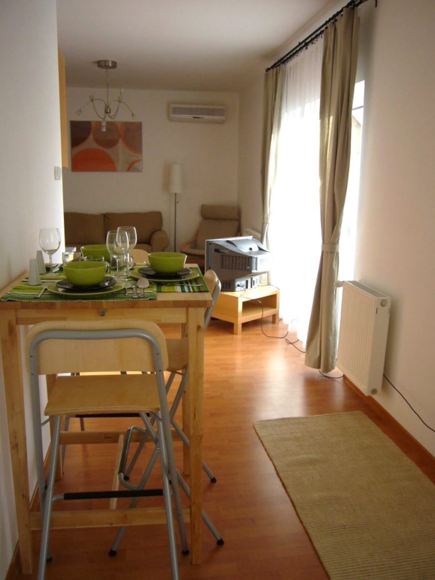budapest-property-rental-downtown-cheap-budget-studentrental-near-vet-university-szent-istvn-top-floor-apartment-for-rent-with-terrace-balcony8