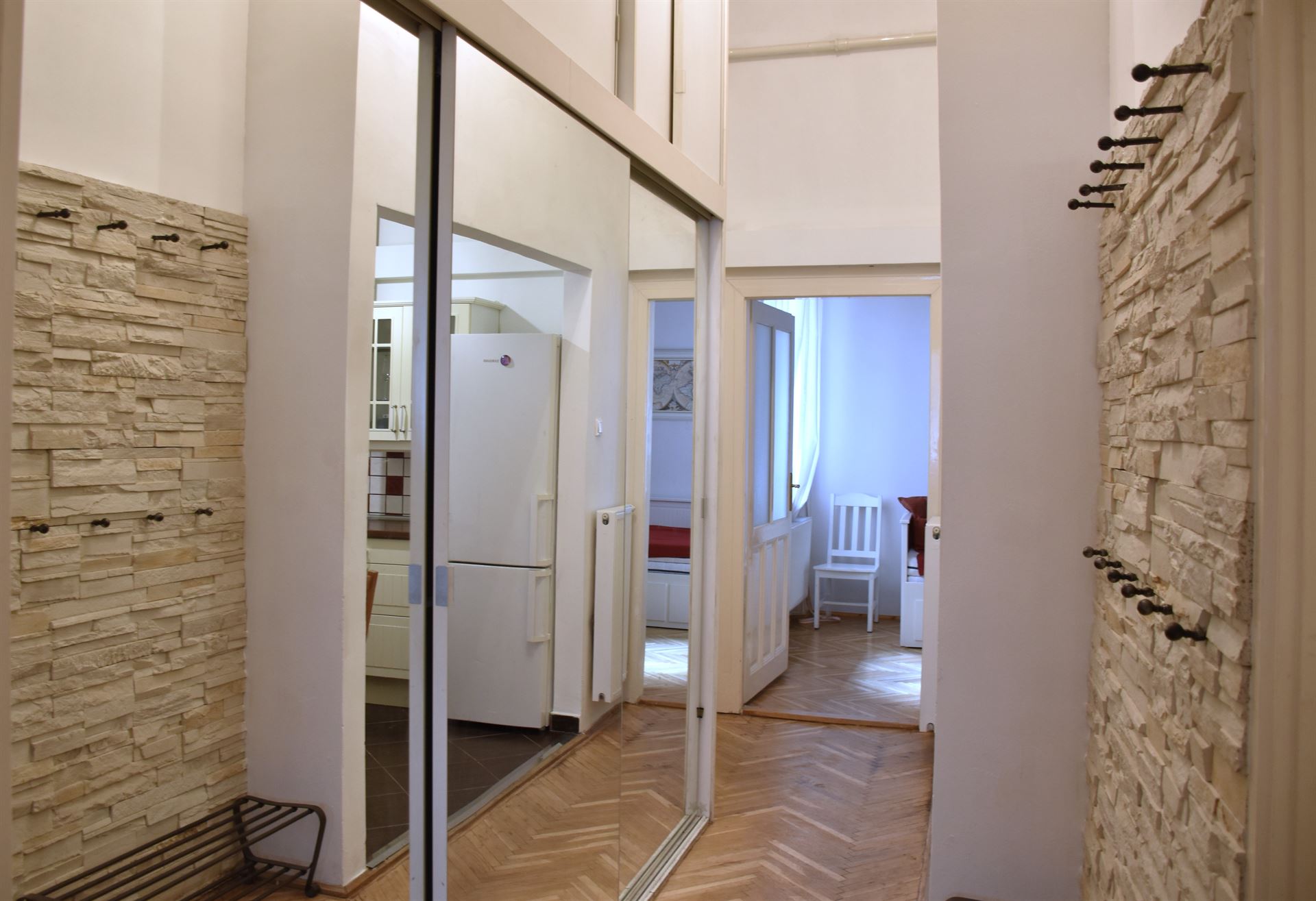 budapestrental-budget-cheap-1-bedroom-apartment-for-rent-near-astoria-karolyi-kert-studentrental-flat-for-rent-long-term-lease8