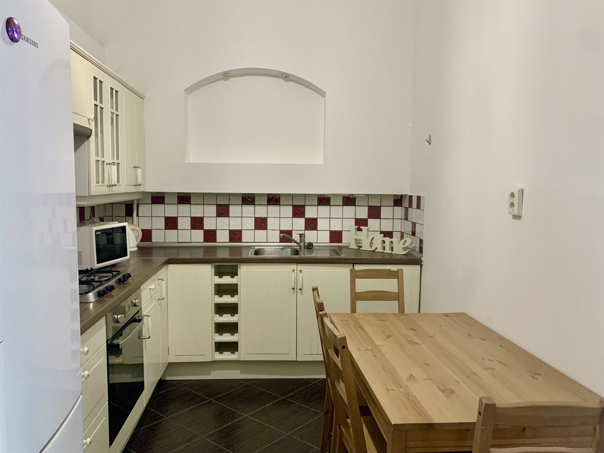 budapestrental-budget-cheap-1-bedroom-apartment-for-rent-near-kalvin-ferenciek-astoria2