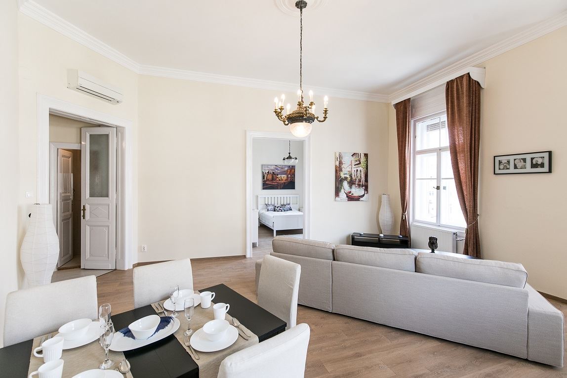 luxury-rental-apartments-budapest-luxury-real-estate-budapest-downtown-apartment-for-rent-long-term-lease-panorama-parliament-view-rental-apartment6